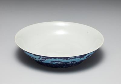 图片[3]-Dish with dragon decor in turquoise blue glaze on cobalt blue ground, Ming dynasty (1368-1644)-China Archive